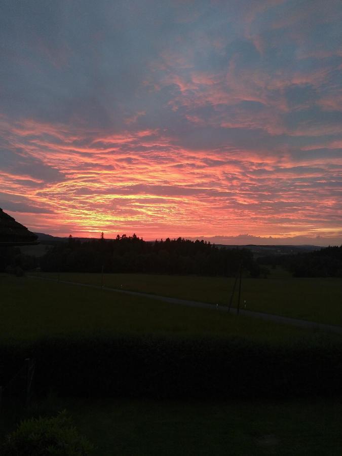 Ferienwohnung Steinwald Auslaeufer Mit Blick Auf Koesseine Waldershof 外观 照片