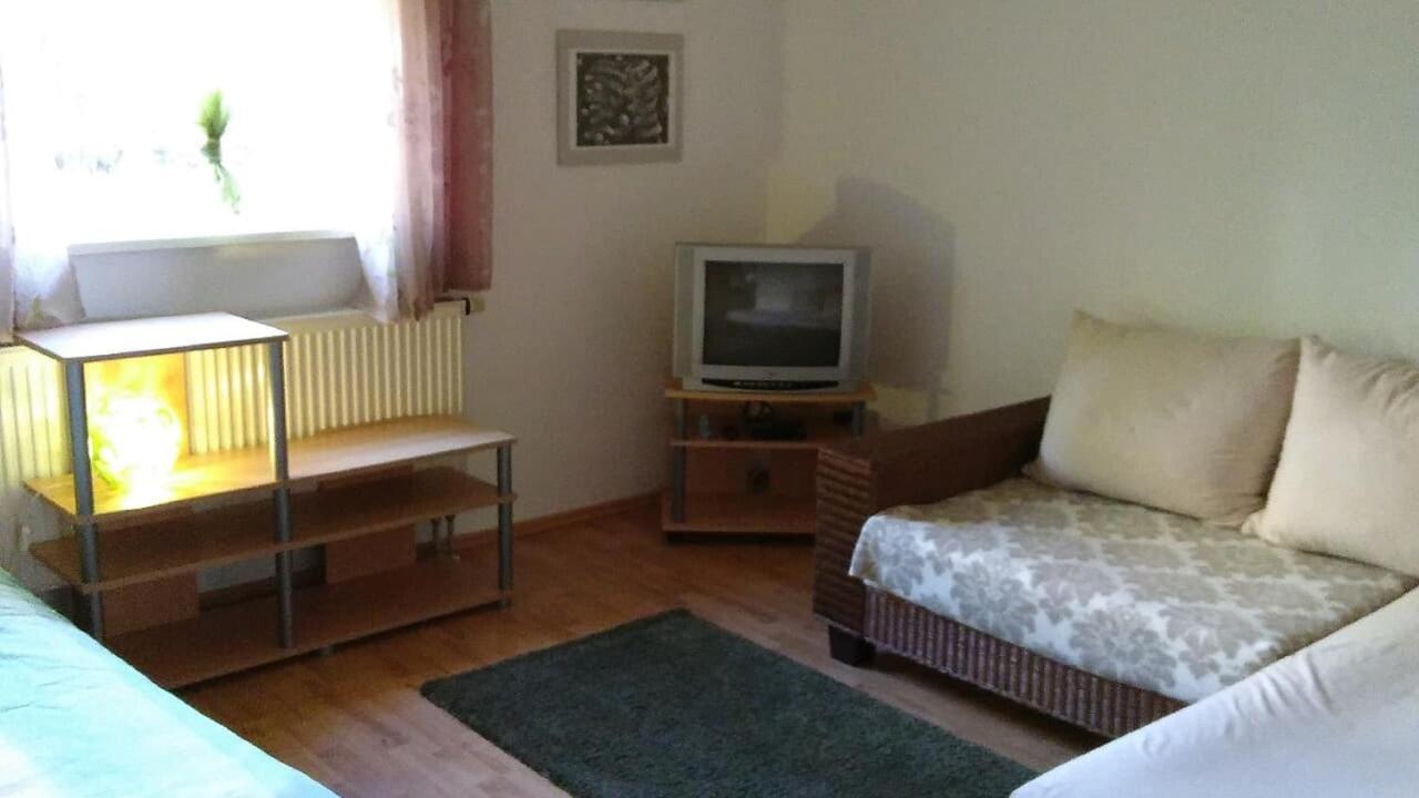 Ferienwohnung Steinwald Auslaeufer Mit Blick Auf Koesseine Waldershof 外观 照片